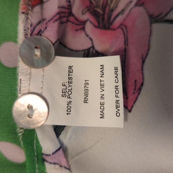2/$10 Fig & Flower polka dot & floral print blouse - Picture 5 of 6
